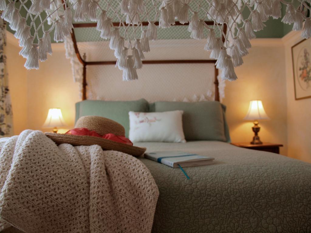 Belmont Inn Camden Room photo