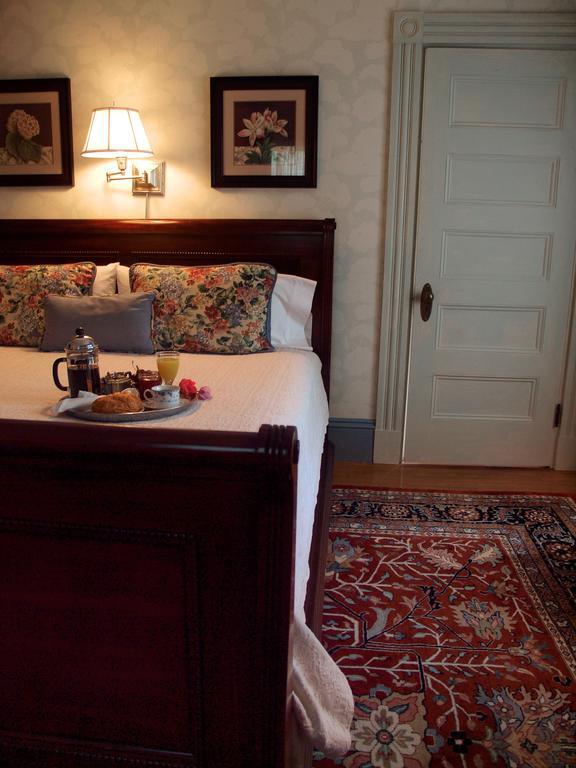 Belmont Inn Camden Room photo
