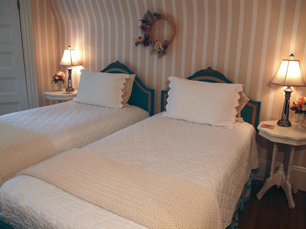 Belmont Inn Camden Room photo