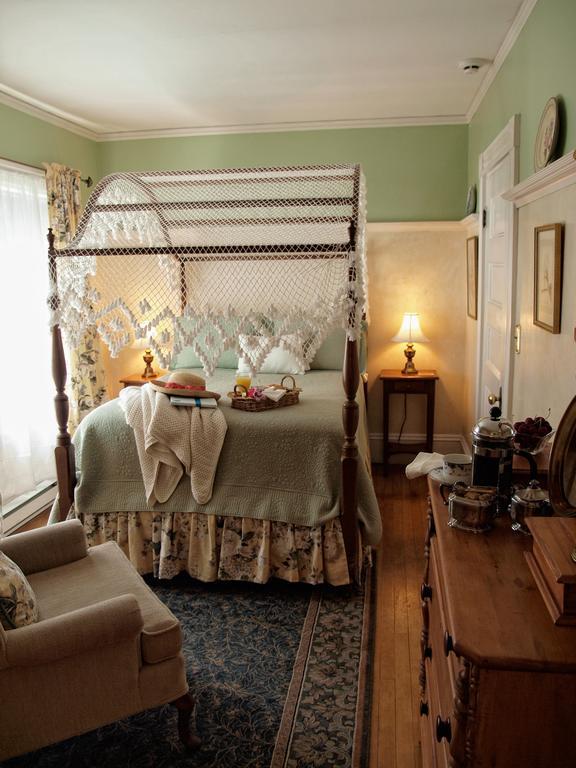 Belmont Inn Camden Room photo